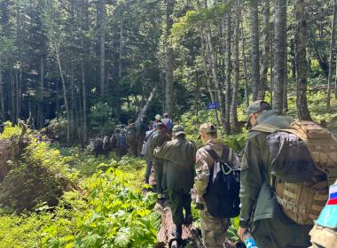 День России на высоте: курсанты Центра «ВОИН» покорили гору Российская