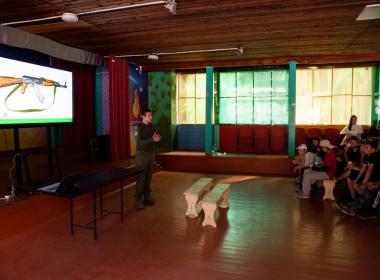 Курсантам филиала Центра «ВОИН» в Бурятии рассказали историю стрелкового оружия