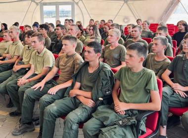 Более 1120 курсантов Центра «ВОИН» посмотрели фильм «9 секунд» о подвиге Героя России Алдара Цыденжапова