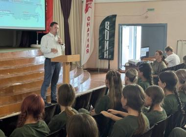 В Центре «ВОИН» перед курсантами выступил спикер Общества «Знание» Сергей Иванов