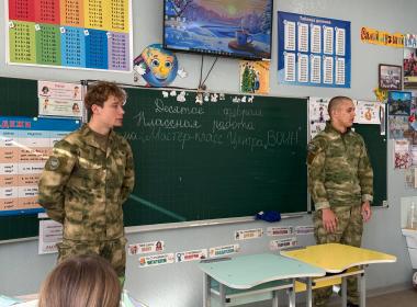 Инструкторы Центра «ВОИН» провели мастер-класс по огневой подготовке для школьников Мелитополя