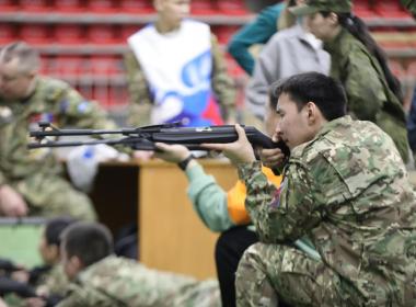 Директор Центра «ВОИН» наградил победителей конкурса «Сила в единстве» в Якутии