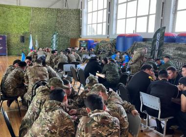 Директор Центра «ВОИН» наградил победителей конкурса «Сила в единстве» в Якутии